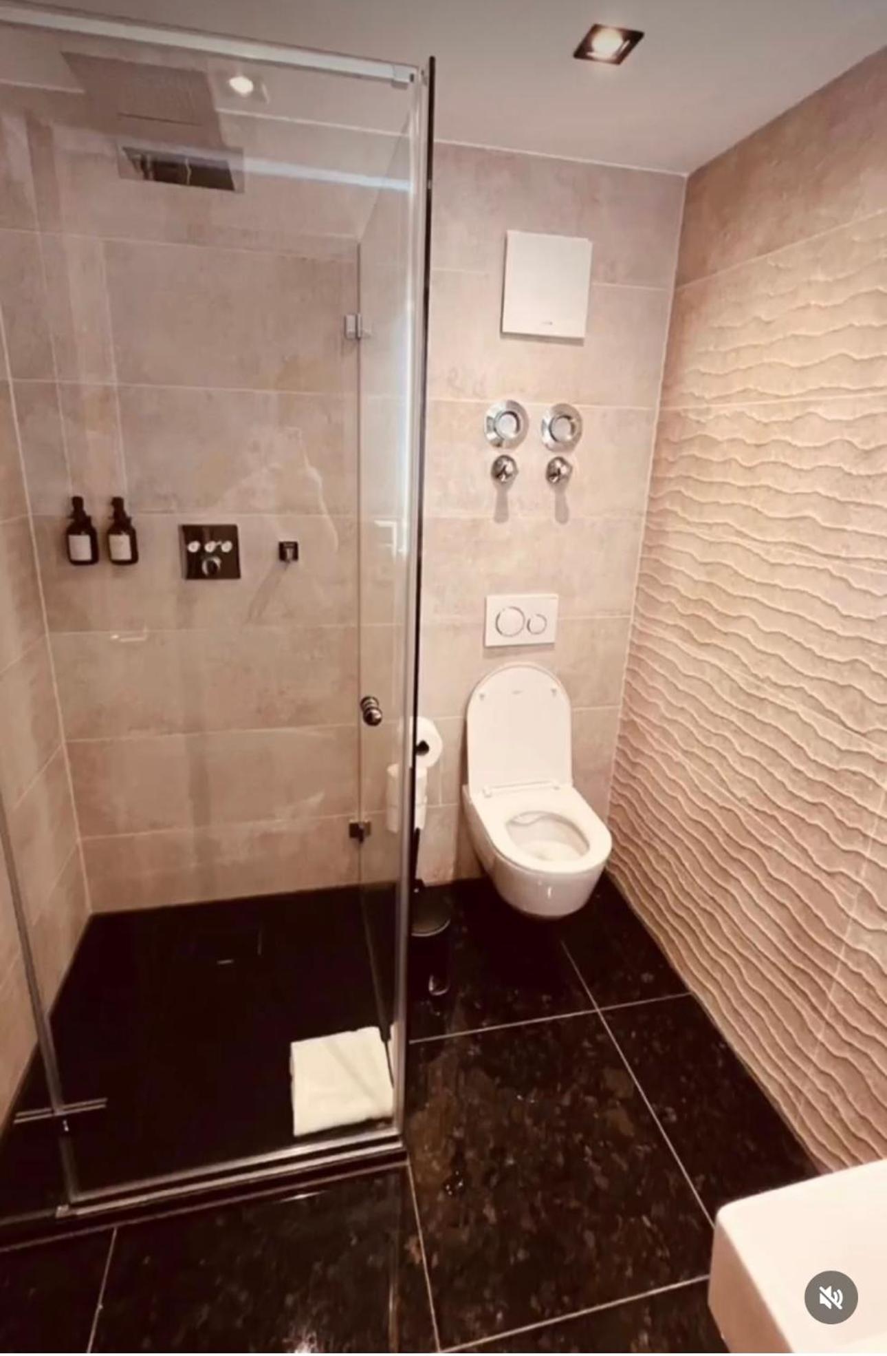 Akropolis Hotel Nuremberg Bagian luar foto