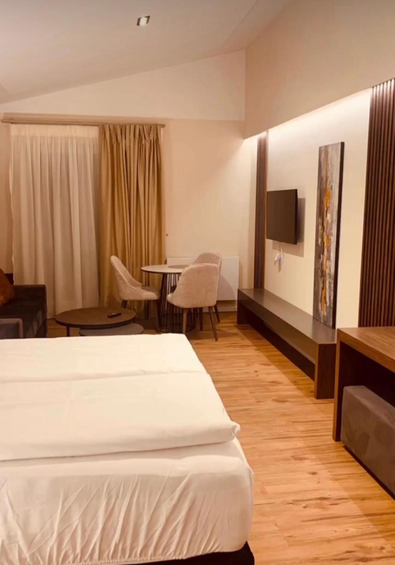 Akropolis Hotel Nuremberg Bagian luar foto